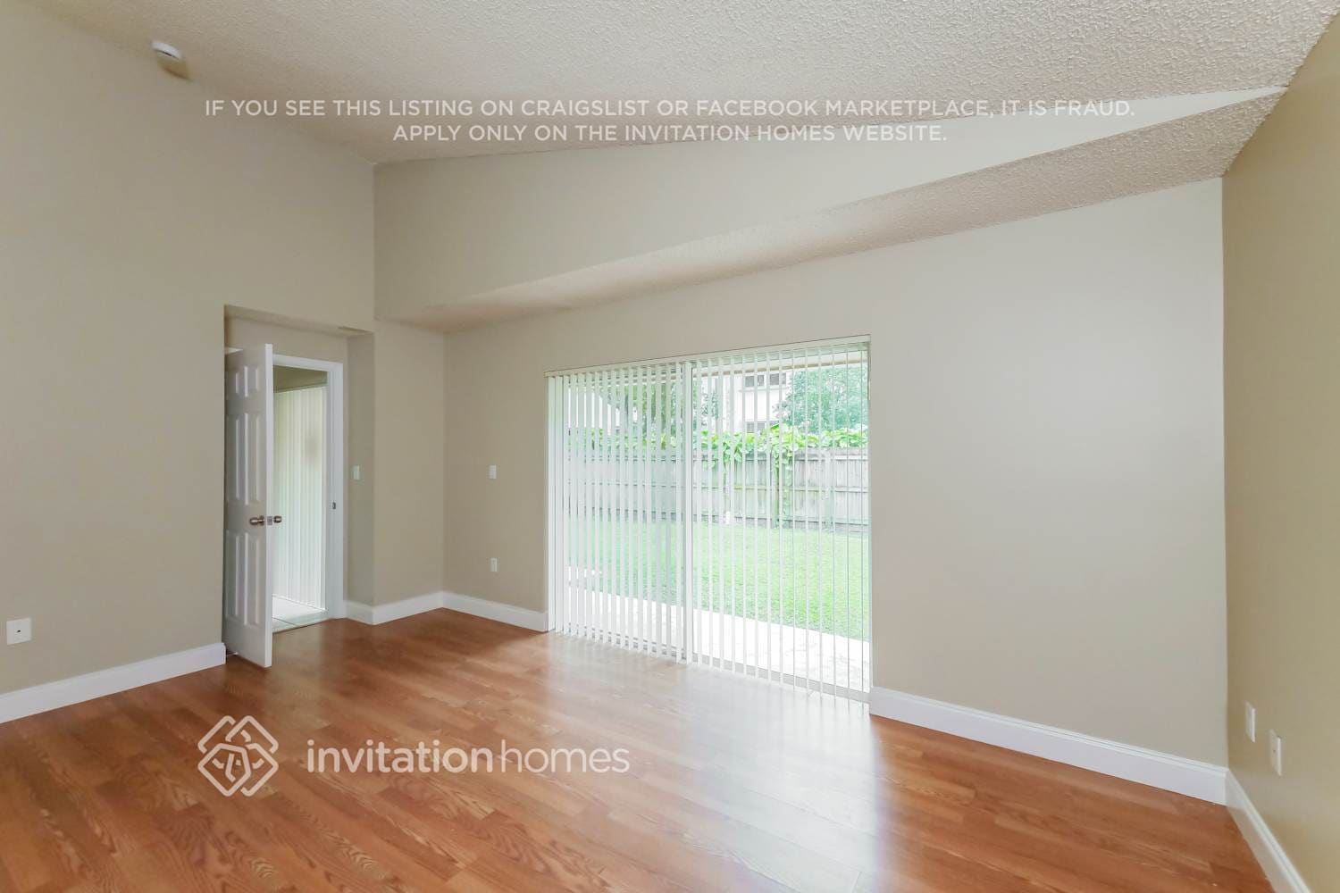 Building Photo - 9900 SW 59th Ct