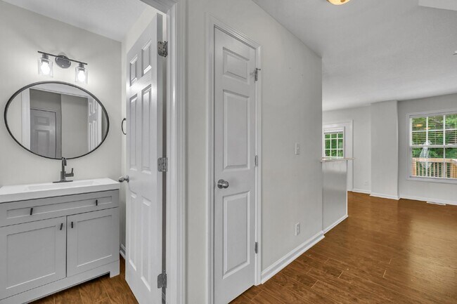 Building Photo - 2701 Hidden Ridge Ct
