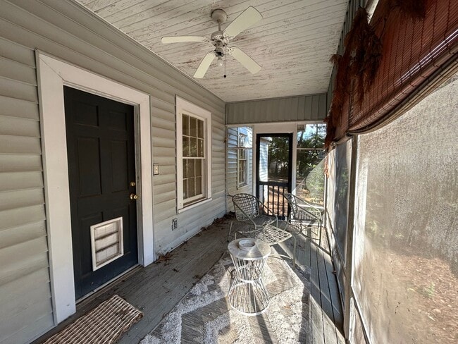 Building Photo - Precious 2 Bed House in South Highland