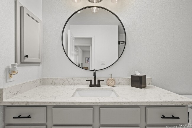 Building Photo - 10903 Wilson Oaks Dr