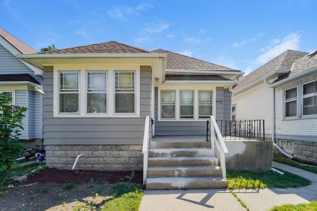 Building Photo - 4668 N 41st St