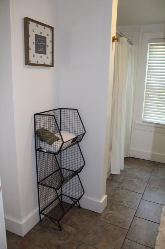 Building Photo - 117 W Poplar St