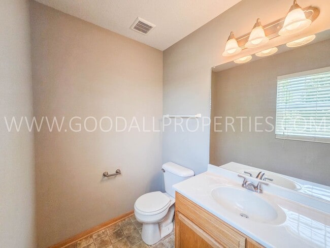 Building Photo - Urbandale Home in Waukee Schools with Office, Fireplace & 2-Car Garage