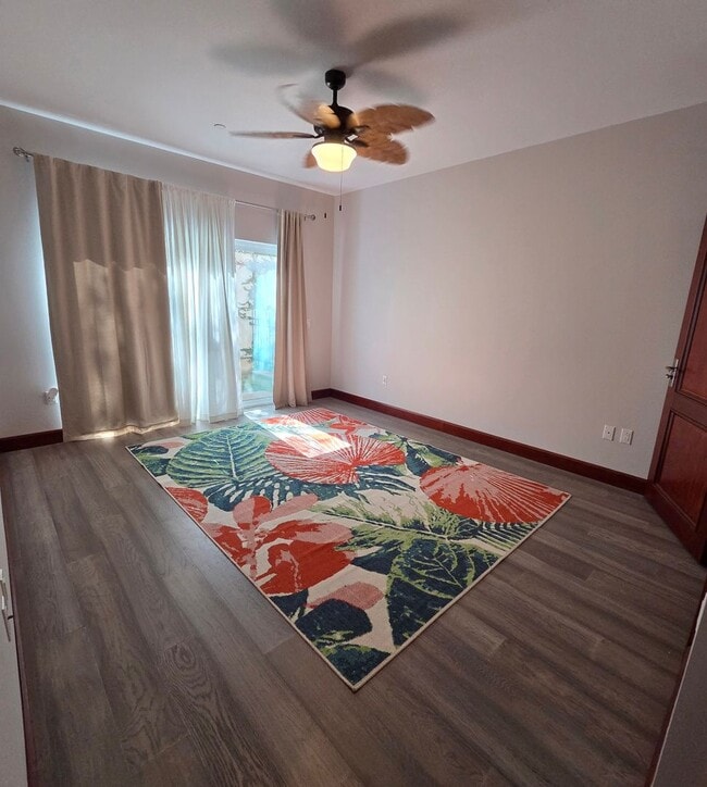 Building Photo - Luxury 3/2 Grated Community in South Kihei.