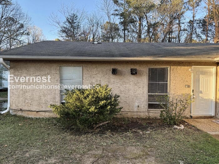 Building Photo - 248 Foxglen Rd