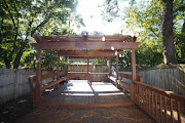 Building Photo - 2/2 with deck in Settlers Creek!