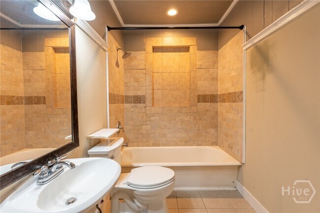 Building Photo - 3312 Falligant Ave