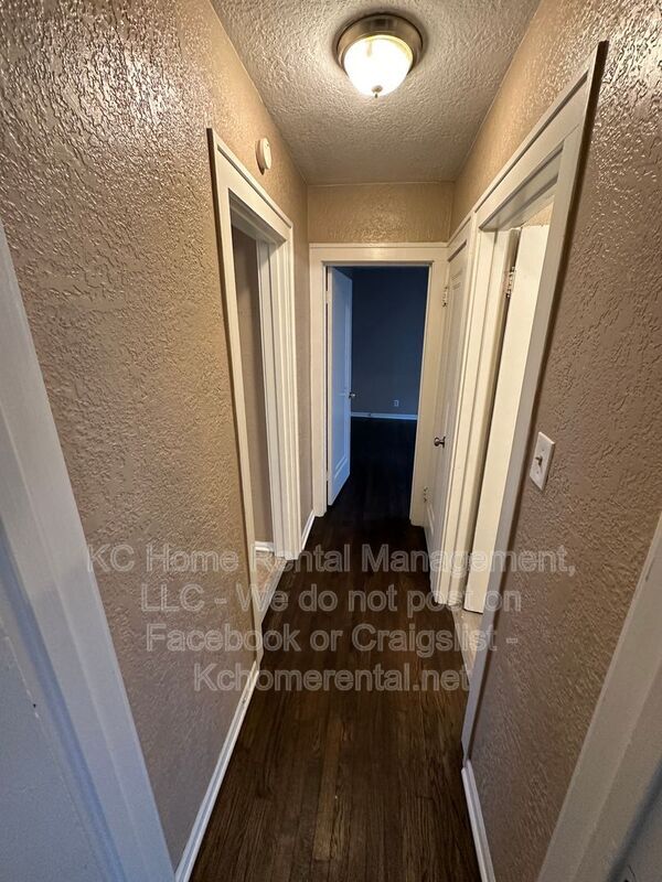 Building Photo - 6838 The Paseo