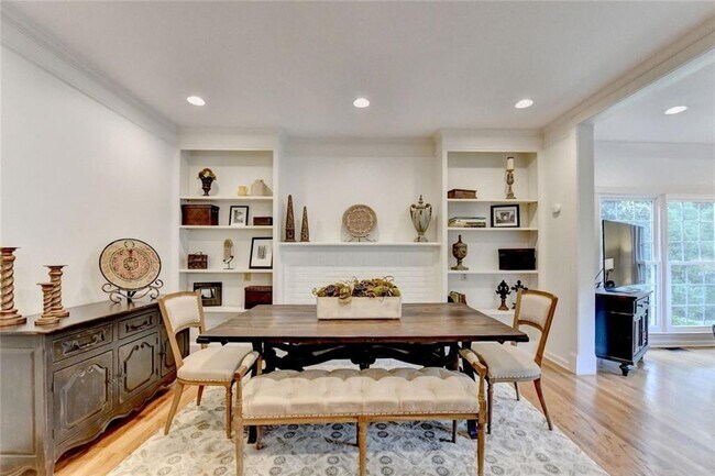 Building Photo - 2611 Briers N Dr