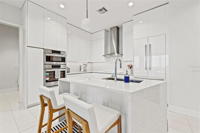 Building Photo - 777 3rd Ave N