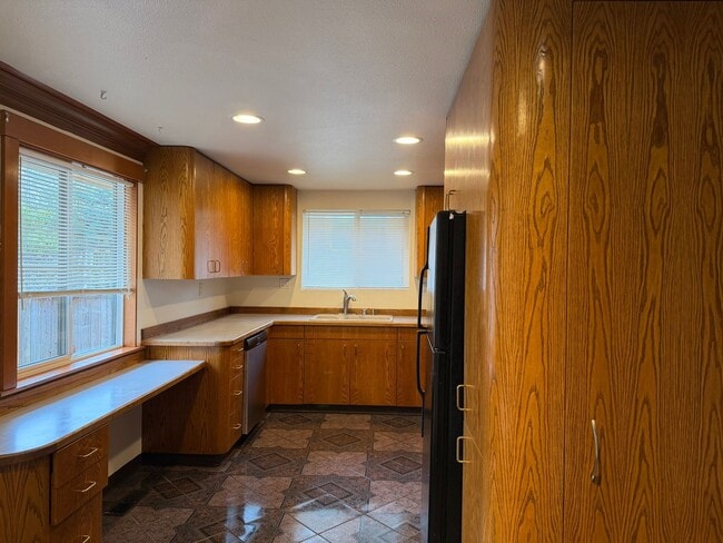 Building Photo - Charming Everett Rambler — 3 Bedrooms + Bonus Room