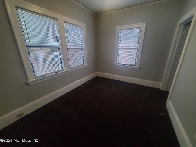 Building Photo - 1218 Challen Ave