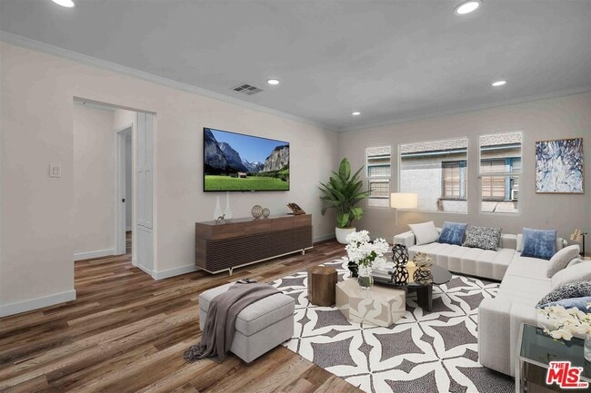 Building Photo - 11575 Riverside Dr