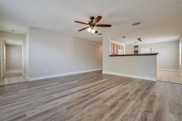 Building Photo - 14112 Esperanza Dr