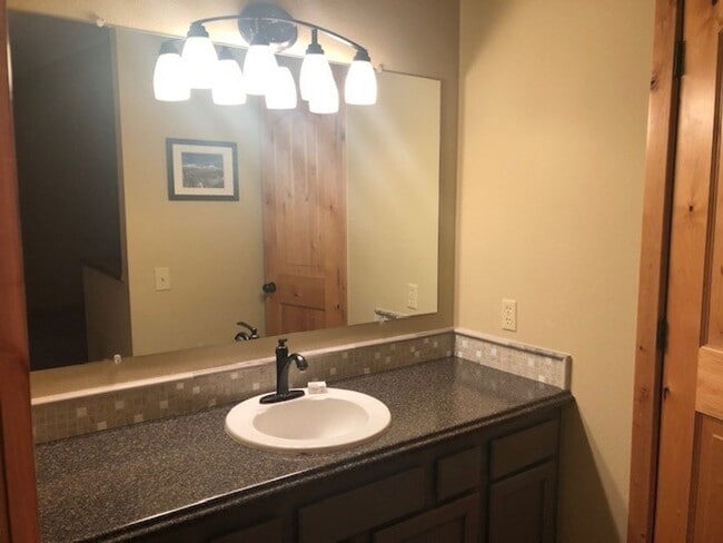 Building Photo - Sunriver Retreat - 2 Cedar Lane
