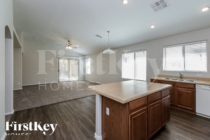 Building Photo - 3849 W South Butte Rd