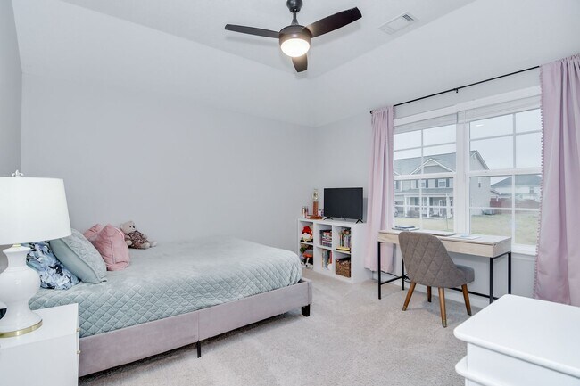 Building Photo - Haynes Station - 4 Bedroom 2.5 Bath