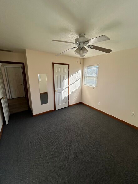 Building Photo - 303 N 4th St