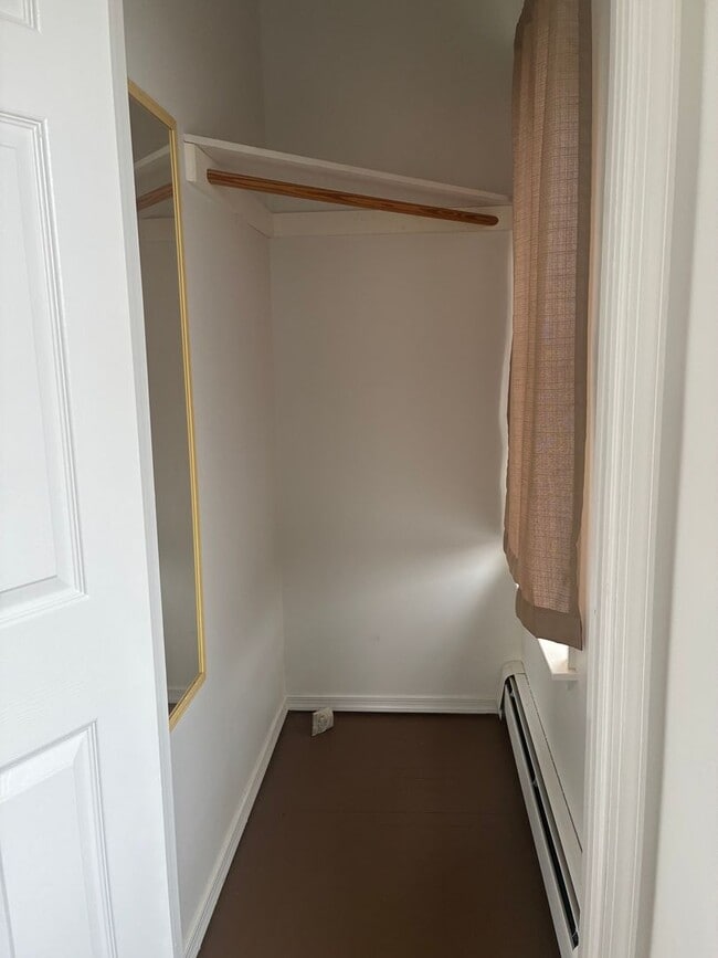 Building Photo - Single Family Home