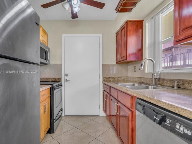 Building Photo - 8601 SW 94th St