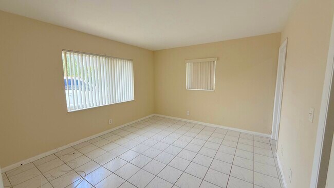 Building Photo - 103 Laredo Ln