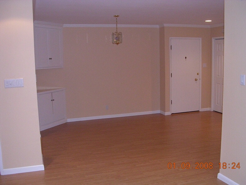 Dining Area - 200 Elm St