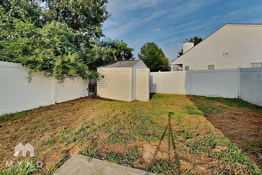 Building Photo - 3400 Fatima Ct