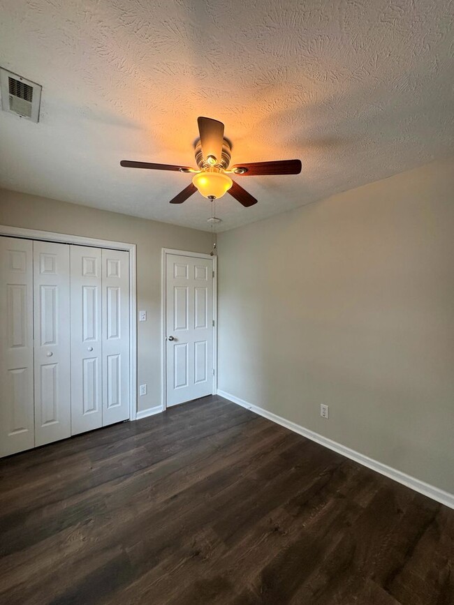 Building Photo - Charming 3 Bed 2 Bath Spring Lake Home wit...