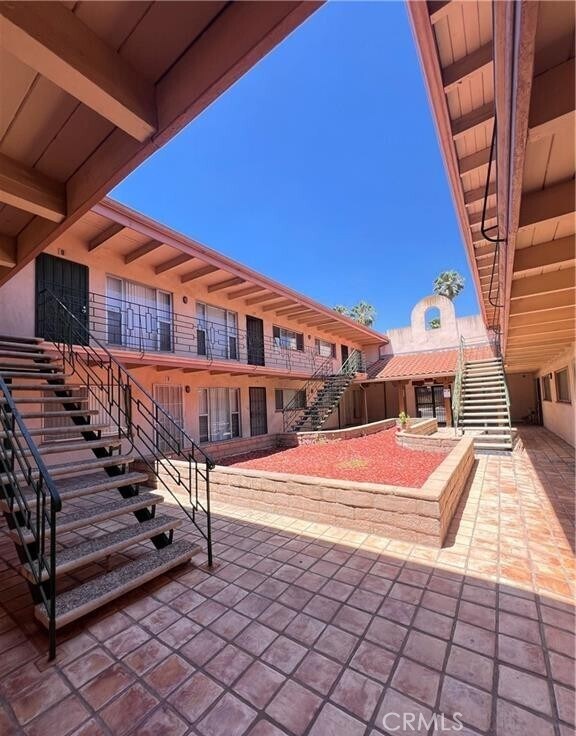 Primary Photo - 2102 S Pacific Ave