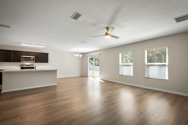 Building Photo - ***AVAILABLE SOON*** 4/3 with Bonus Room i...