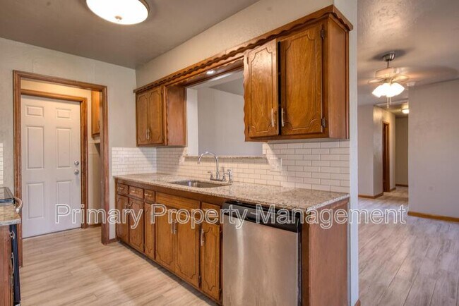 Building Photo - 303 Kimberly Ln