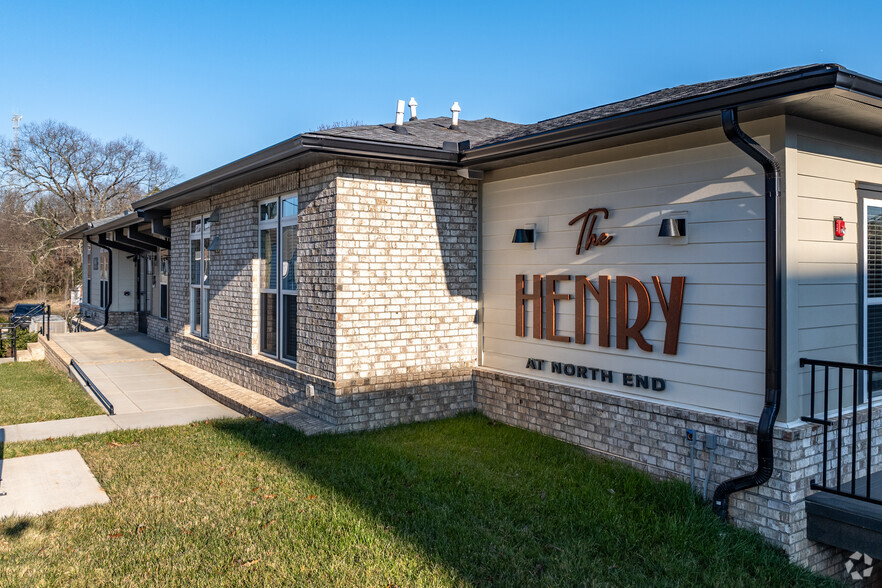 Primary Photo - The Henry