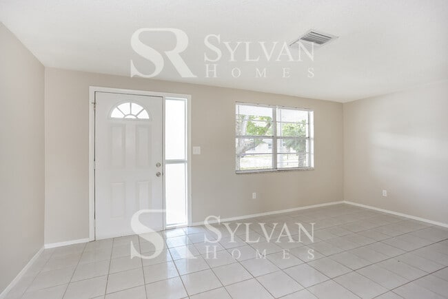 Building Photo - Coming HOME never felt so good!