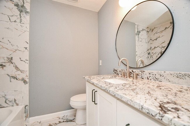 Building Photo - 17022 Quail Park Dr