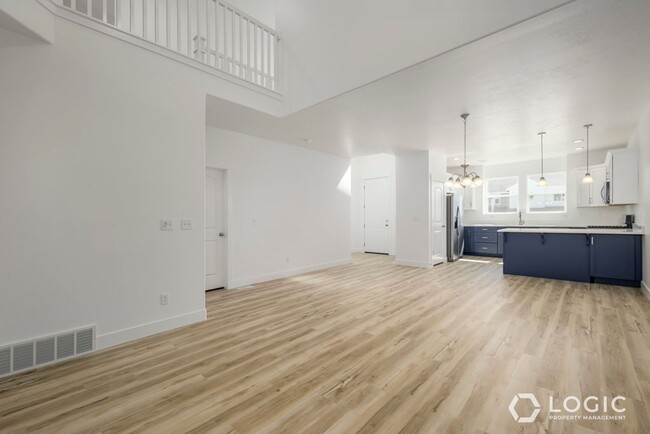 Building Photo - Brand New Beautiful Townhome in Riverton!
