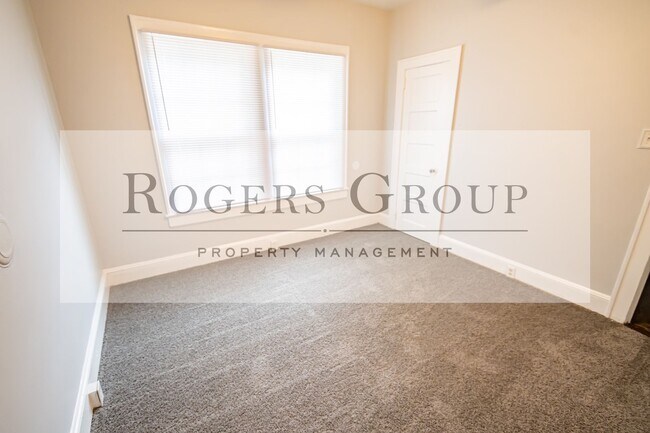 Building Photo - 527 Rowland St