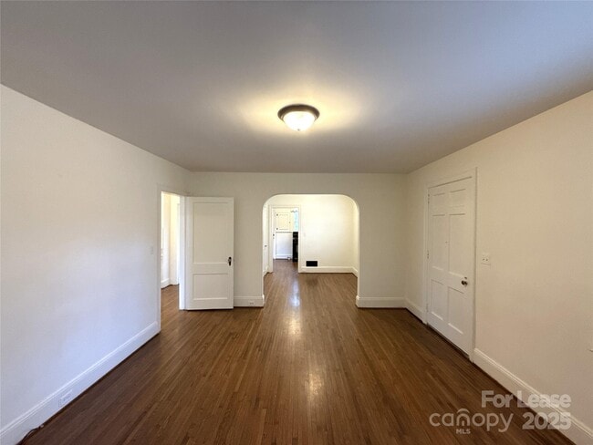 Building Photo - 1901 Armstrong Park Dr