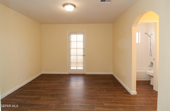 Building Photo - 1808 Dean Martin Dr