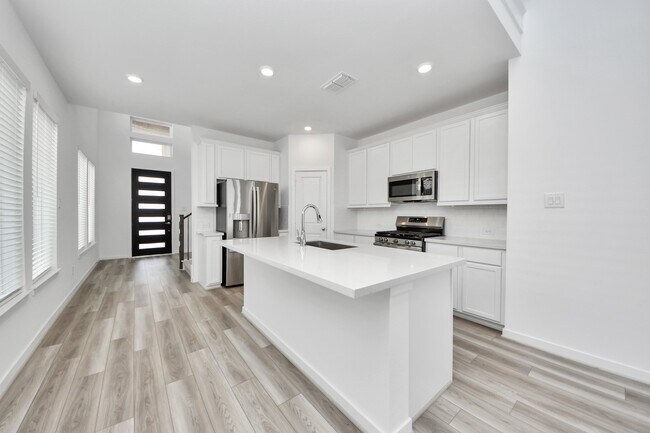 Building Photo - 9223 Willowbank Gap Ln