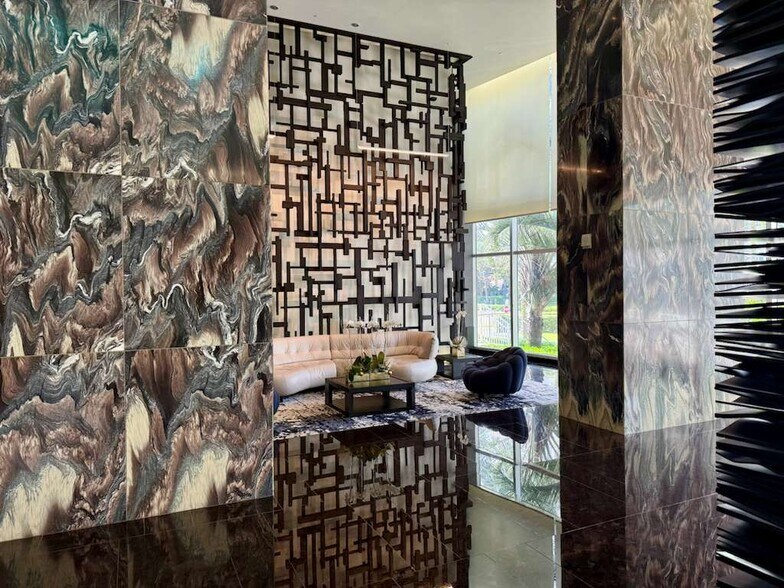 Building Photo - 1850 S Ocean Dr