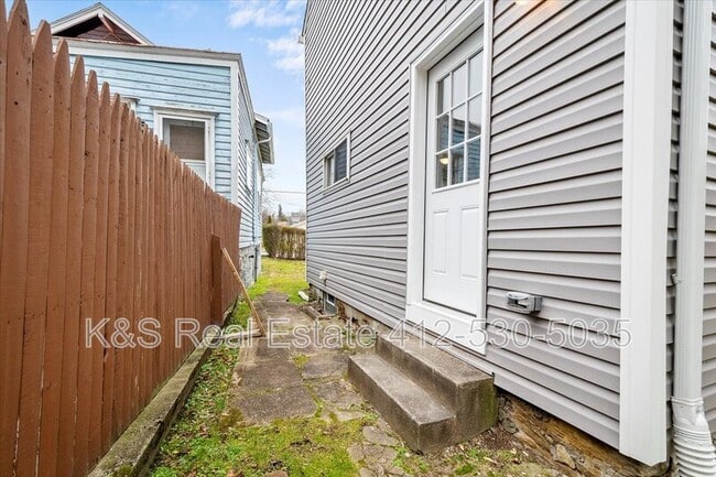 Building Photo - 3611 Baytree St