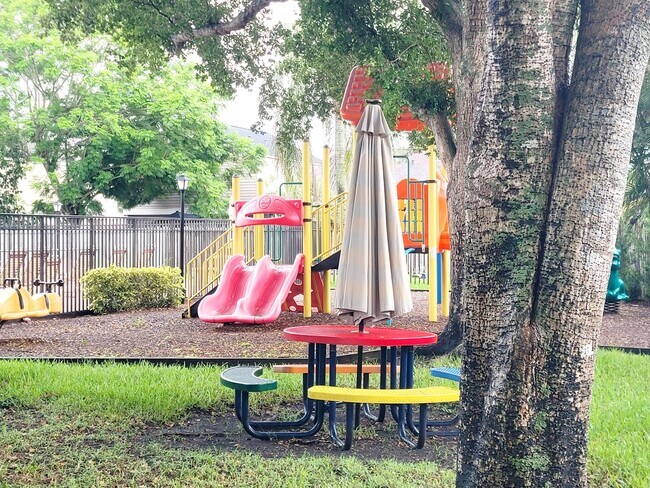 Building Photo - 15702 E Waterside Cir
