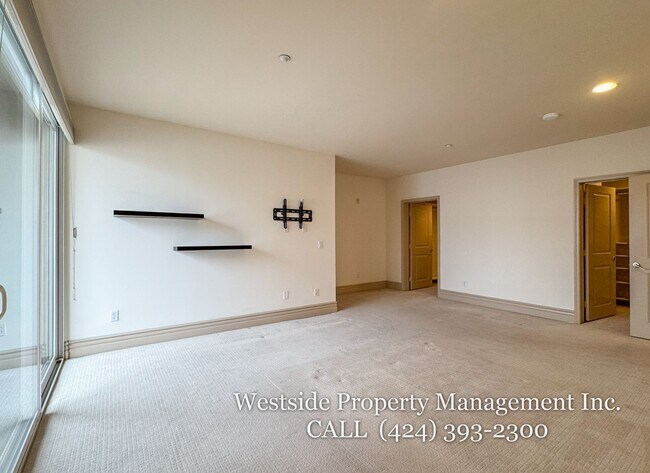 Building Photo - 1337 Wellesley Ave