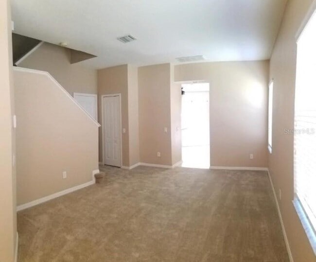 Building Photo - 2841 Girvan Dr