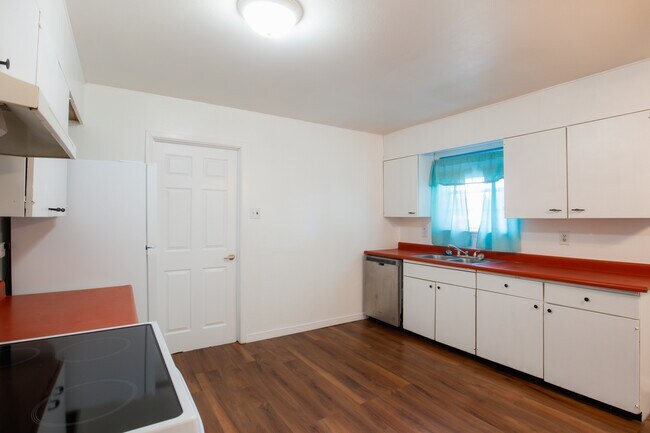 Building Photo - 1633 Stull Dr