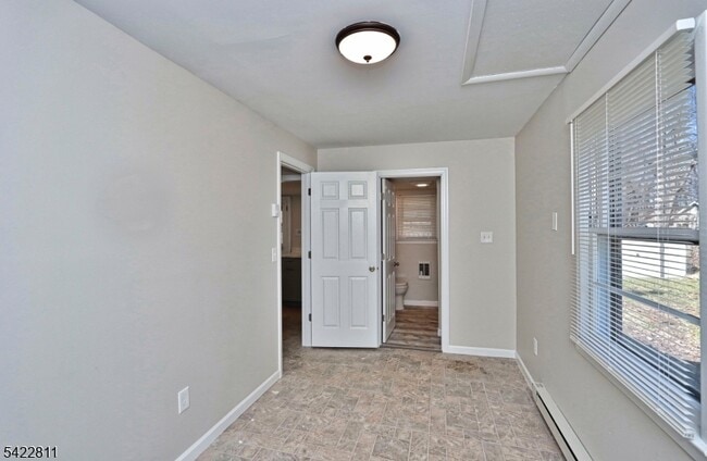 Building Photo - 63 Iowa Ave