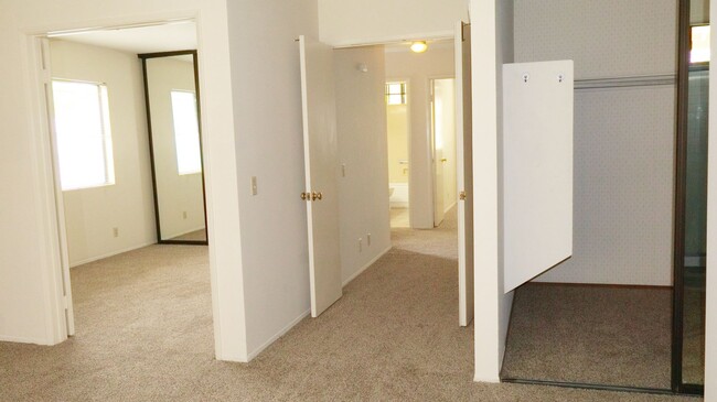 Building Photo - 3 bedrooms townhome in Chula Vista CA - Terranova Area