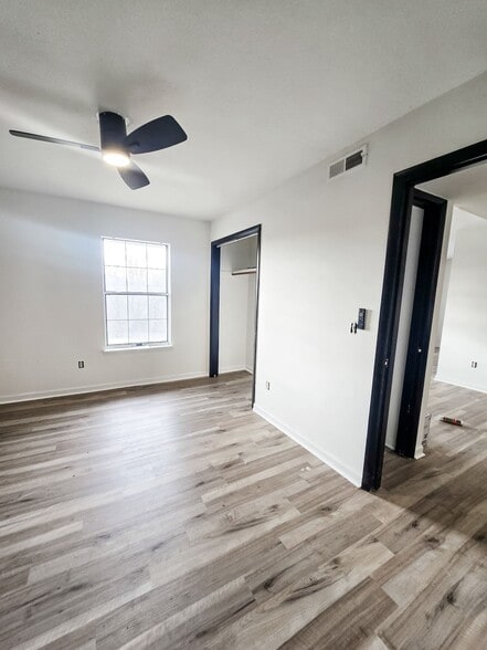 Building Photo - The Peaks