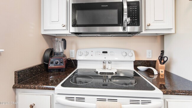 Building Photo - 1600 W 12th St