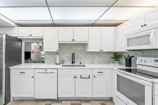 Building Photo - 6000 NW 2nd Ave